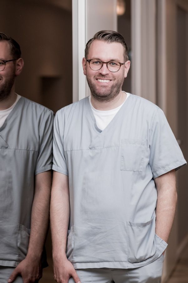 Dr. Sebastian Leidmann